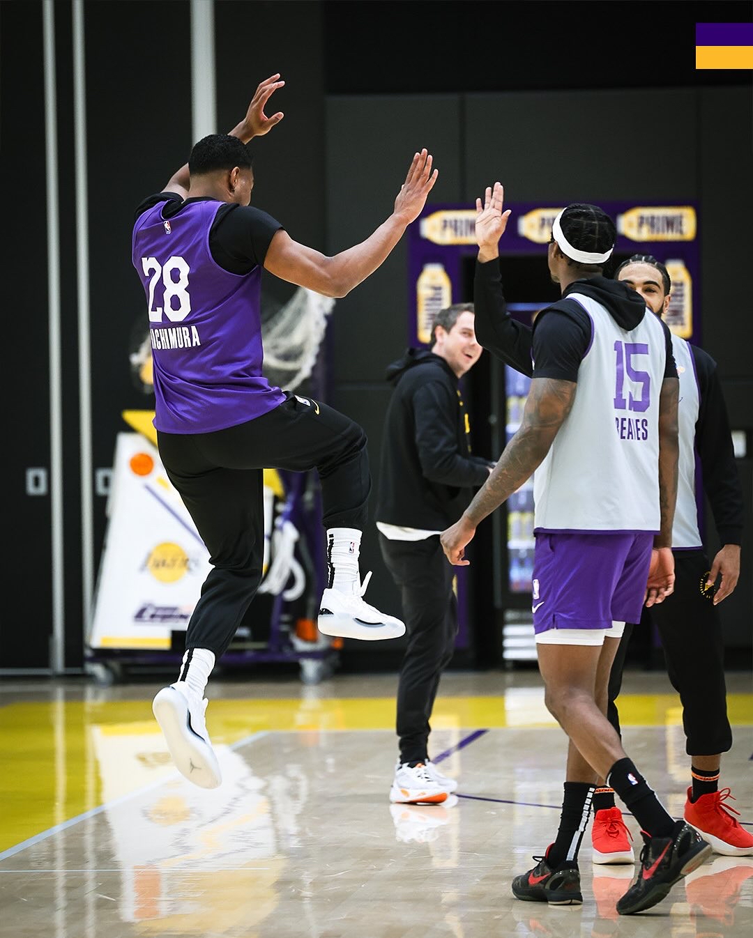 球速体育下载Ning在湖人比赛中险胜达拉斯独行侠围绕荷甲队长鼓劲，现场解说直呼：尼斯围绕全明星赛强势反弹的简单介绍